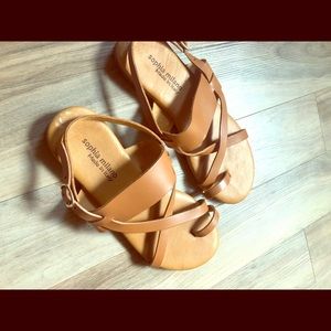 Never worn comfy sandals